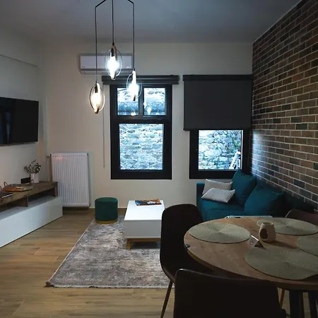 Charis Beyond The Castle Salonicco