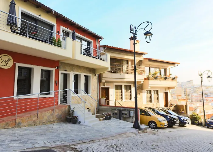 Charis Beyond The Castle Tessalónica