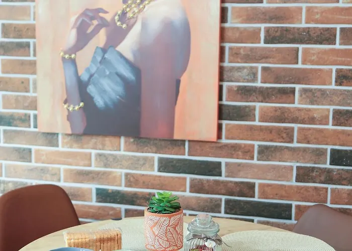 Charis Beyond The Castle * Thessalonique