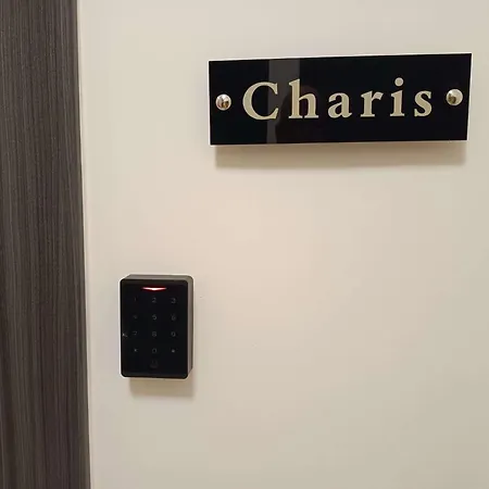 Charis Beyond The Castle Apartamento